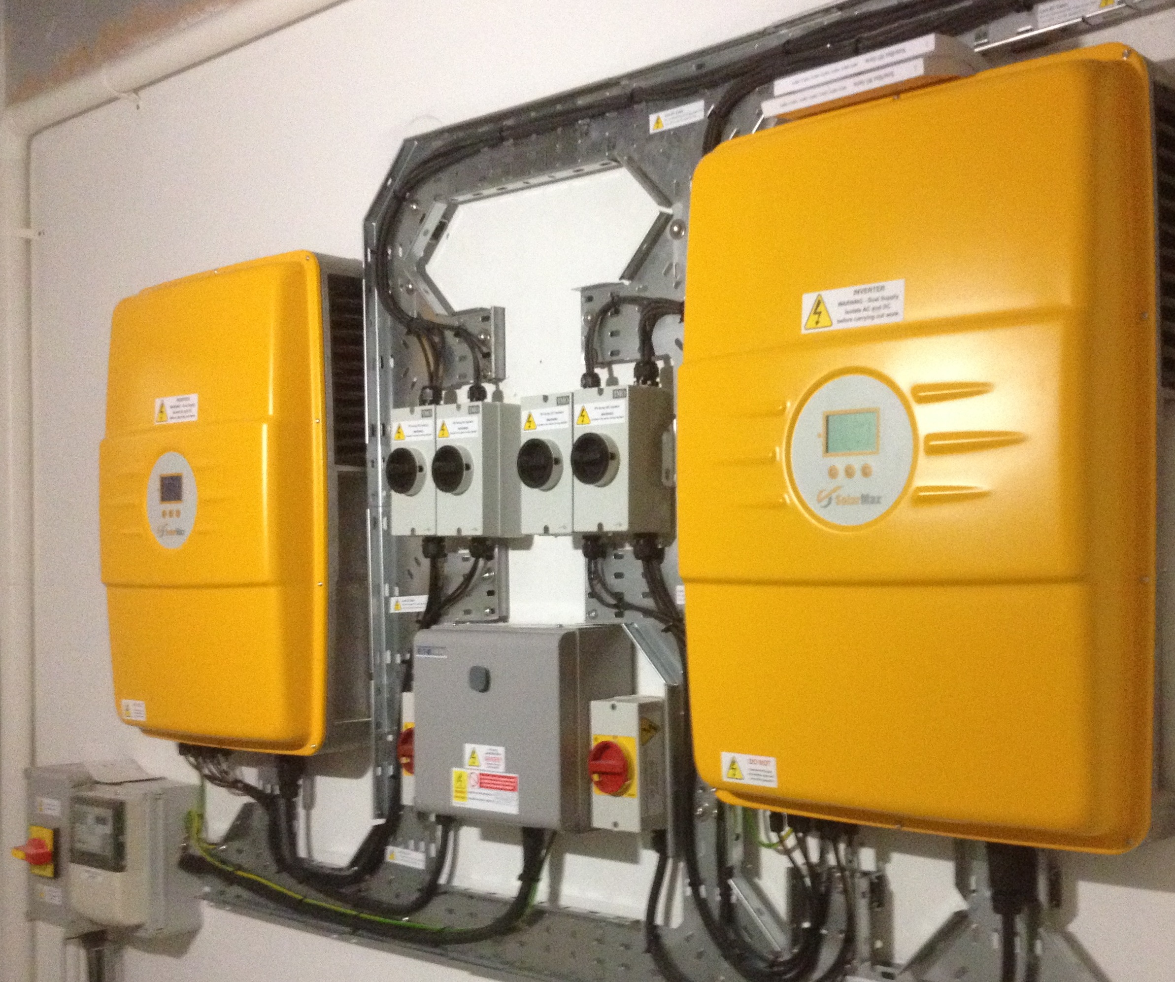 http://www.sunsparksolar.uk/uploads/images/pageimage/Electrics5.JPG